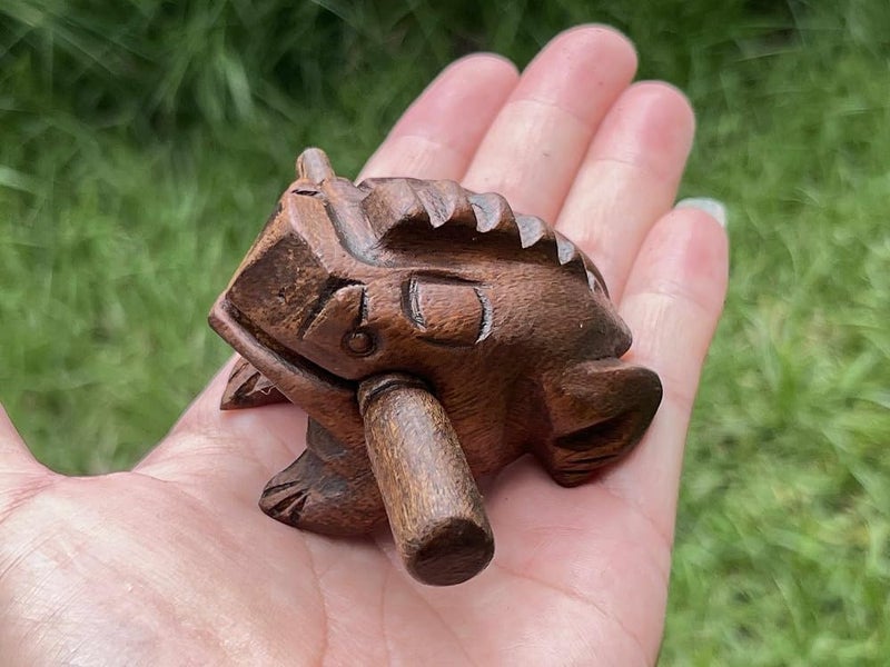 RATREE 888 2.3-2.5 Inch Thai Classic Handmade Percussion Instruments Wooden Frog Wooden Frog Musical Instrument (Dark Brown 2.5 ") - Image 1